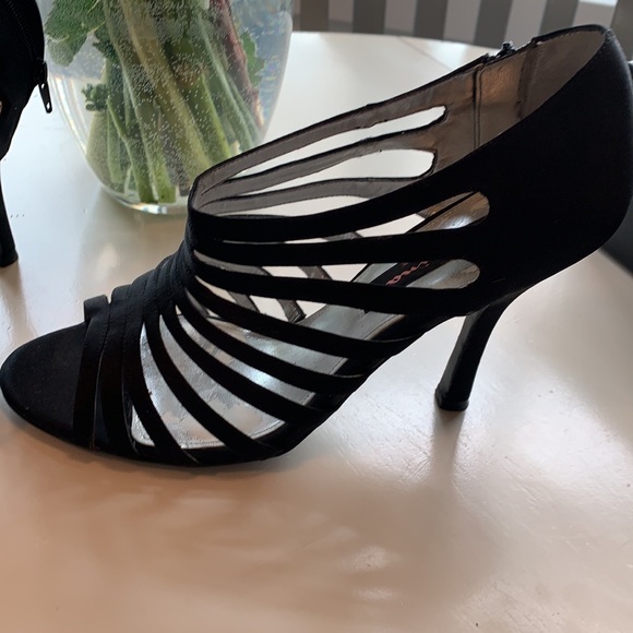Nina Strappy Black Sandals/Heels - Picture 2 of 5